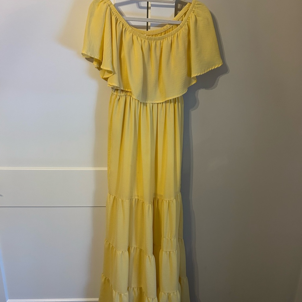 VENUS Sunny Yellow Off-Shoulder Maxi Dress - Picture 2 of 3